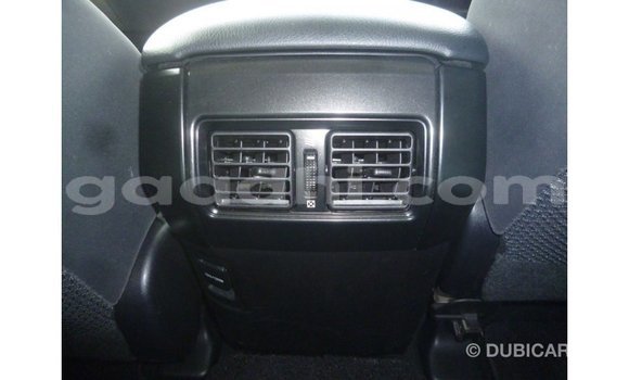 Acheter Import Voiture Toyota Prado Blanc à Import - Dubai, Somalie Acheter Import Voiture Toyota Prado Blanc à Import - Dubai, Somalie