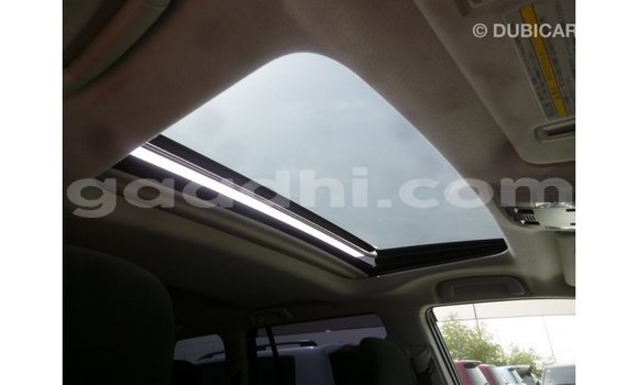 Acheter Import Voiture Toyota Prado Blanc à Import - Dubai, Somalie Acheter Import Voiture Toyota Prado Blanc à Import - Dubai, Somalie