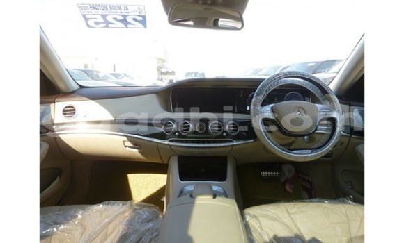 ይግዙ Imported Mercedes-Benz 190 ነጭ መኪና በ Import - Dubai በ ሶማሊያ ይግዙ Imported Mercedes-Benz 190 ነጭ መኪና በ Import - Dubai በ ሶማሊያ