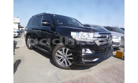ይግዙ Imported Toyota Land Cruiser ጥቁር መኪና በ Import - Dubai በ ሶማሊያ ይግዙ Imported Toyota Land Cruiser ጥቁር መኪና በ Import - Dubai በ ሶማሊያ
