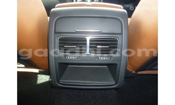 Acheter Import Voiture Volkswagen Touareg Marron à Import - Dubai, Somalie Acheter Import Voiture Volkswagen Touareg Marron à Import - Dubai, Somalie