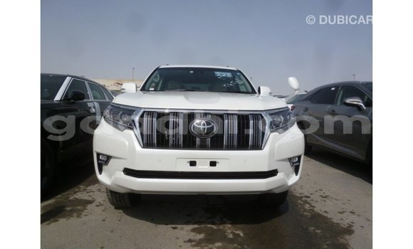 Acheter Import Voiture Toyota Prado Blanc à Import - Dubai, Somalie Acheter Import Voiture Toyota Prado Blanc à Import - Dubai, Somalie