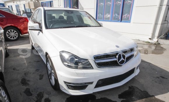 Buy Import Mercedes-Benz 200 White Car in Import - Dubai in Somalia