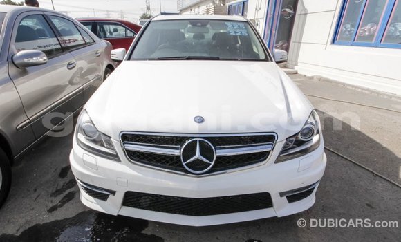 ይግዙ Imported Mercedes-Benz 200 ነጭ መኪና በ Import - Dubai በ ሶማሊያ ይግዙ Imported Mercedes-Benz 200 ነጭ መኪና በ Import - Dubai በ ሶማሊያ