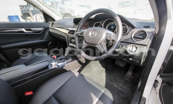 ይግዙ Imported Mercedes-Benz 200 ነጭ መኪና በ Import - Dubai በ ሶማሊያ ይግዙ Imported Mercedes-Benz 200 ነጭ መኪና በ Import - Dubai በ ሶማሊያ