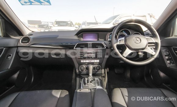 ይግዙ Imported Mercedes-Benz 200 ነጭ መኪና በ Import - Dubai በ ሶማሊያ ይግዙ Imported Mercedes-Benz 200 ነጭ መኪና በ Import - Dubai በ ሶማሊያ