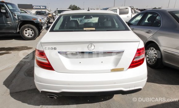 ይግዙ Imported Mercedes-Benz 200 ነጭ መኪና በ Import - Dubai በ ሶማሊያ ይግዙ Imported Mercedes-Benz 200 ነጭ መኪና በ Import - Dubai በ ሶማሊያ