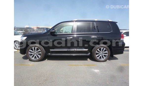 Acheter Import Voiture Toyota Land Cruiser Noir à Import - Dubai, Somalie Acheter Import Voiture Toyota Land Cruiser Noir à Import - Dubai, Somalie