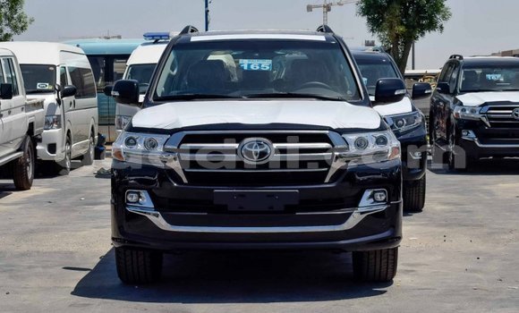 Nunua Mpya Toyota Land Cruiser Nyeusi Gari ndani ya Afgooye nchini Somalia Nunua Mpya Toyota Land Cruiser Nyeusi Gari ndani ya Afgooye nchini Somalia